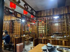 大堂-果松木炭酸菜铜火锅·外婆参鸡汤