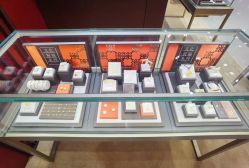 -周生生Chow Sang Sang(又一城店)