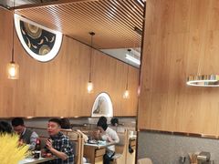 大堂-围炉肉舍•炭烤活鳗•丹东海鲜烤肉(步行街店)