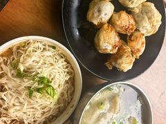-依云煎包店