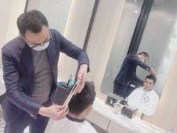 -HAIR CORNER