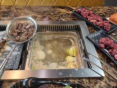 -牛里牛气· 榴莲海鲜鲜牛肉自助火锅·烤肉(横岗店)