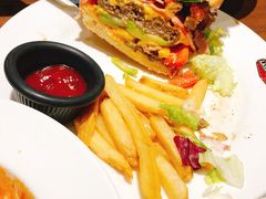 -拉亚汉堡经典餐厅(商城路店)