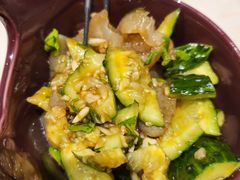 海蜇头拌黄瓜-丁字口海鲜热炒·烧烤大排档