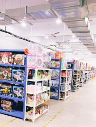 -逝水玩具折扣店