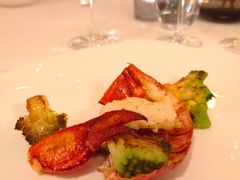 烤带壳龙虾配罗马花菜-Jean Georges