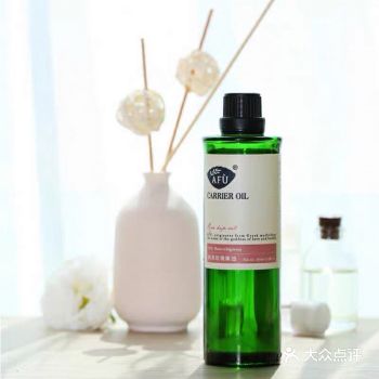 香味也是深得我心，就是纯正的植物清香，非常的自然和治愈