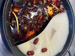 -鹿鸣山草本茶香火锅(园西路店)
