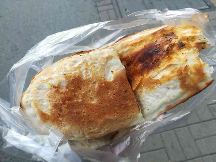 牛爹爹牛肉面-"路过点了一碗牛肉粉丝加一个烧饼,粉丝要的.