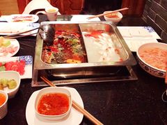-百年川椒重庆老火锅(光谷店)