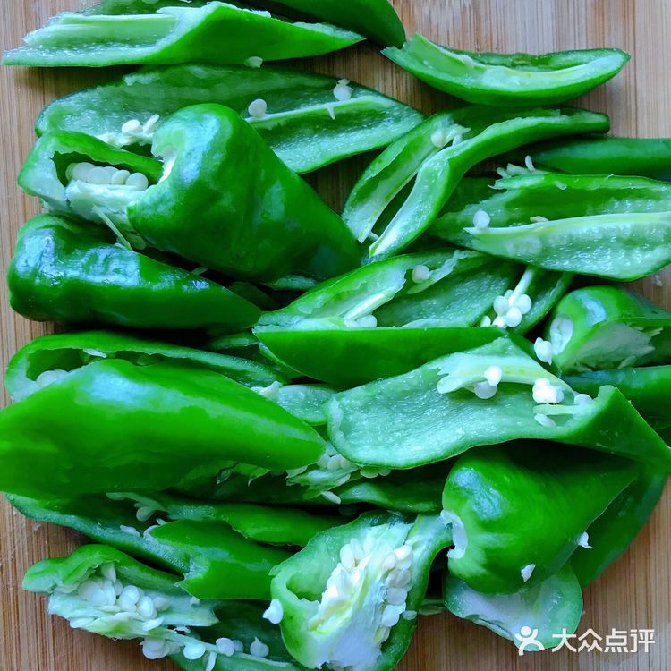 超级无敌好吃下饭菜，双耳辣椒炒肉丝
