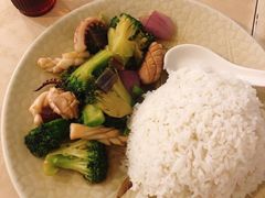 西兰花鲜鱿饭-玲又珑美食(盘福路店)