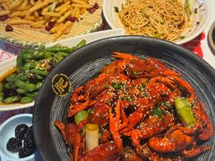 -肥肥虾庄·金牌油焖大虾(汉街SKP店)