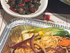 -三个大叔烤羊肉串·炭炉砂锅菜(西三旗店)