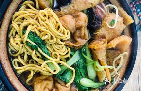 Dry-Cut Beef with Dried Tofu Threads in Clay Pot