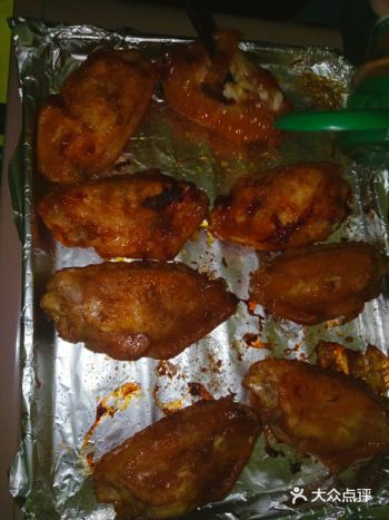 图1:中翅  调料:生抽，料酒，生粉，香油