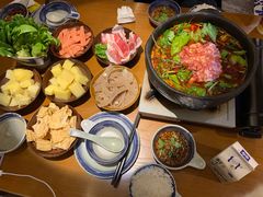 -包整·丝娃娃(一览甲秀楼风景店)