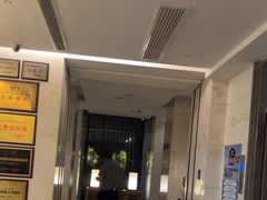 -新盈光·云会所(百丈东路店)