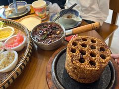 夜市炒鸡血-包整·丝娃娃(一览甲秀楼风景店)