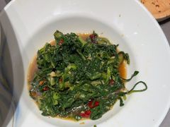 -东口码头·烧鸽子·鱼头泡饼·地方菜(金鹰悦城店)