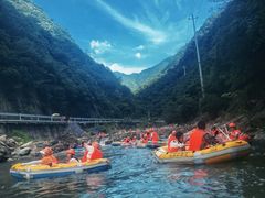 -安吉龙王山峡谷漂流