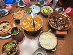 -老滇山寨•云南特色菜•地方菜•民族风情歌舞表演(金碧店)