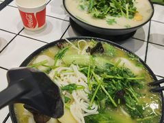 -肥汁米蘭香港米线(长宁来福士店)