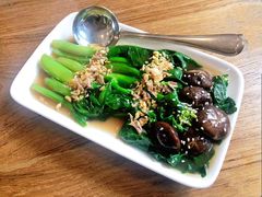 -Chom Cafe and Restaurant