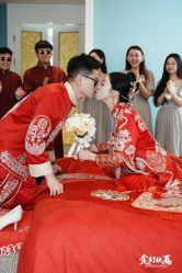 -禕·愫白婚纱商店