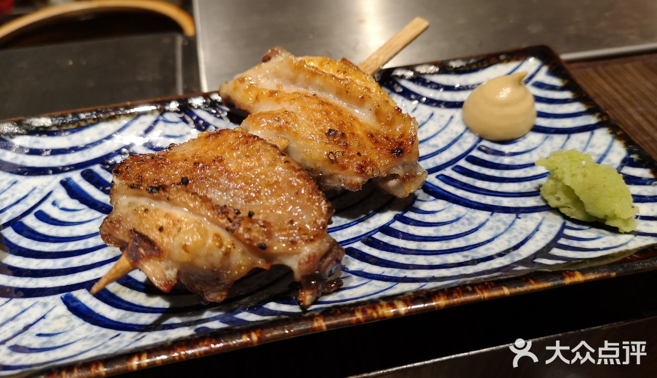 店的位置非常好找，就在小小意大利格力，路边很多停车位