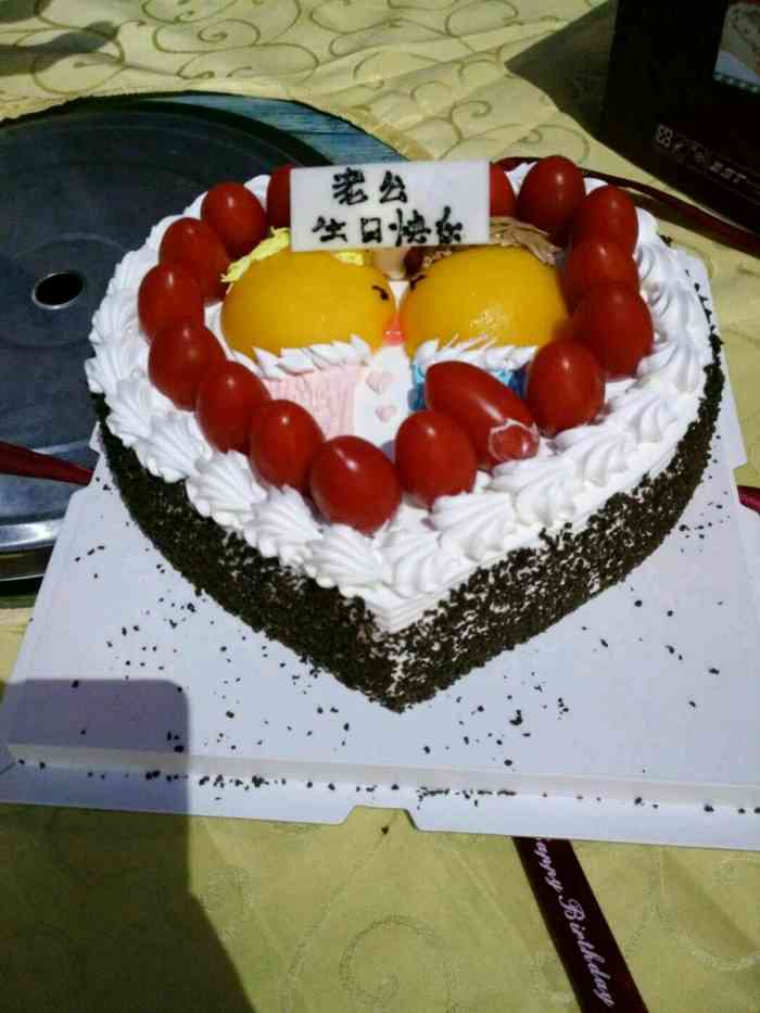 巴比伦蛋糕(总店)-"服务员一副爱理不理的样子,吃过一个红豆馅.