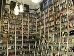 -钟书阁(松江泰晤士小镇店)