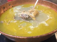 -鲜入围煮花胶鸡海鲜火锅