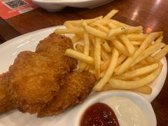 -玛格萝妮比萨屋(四平店)