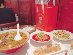 -江城小馆陕南妈妈菜·全球旅行餐厅(钟楼店)
