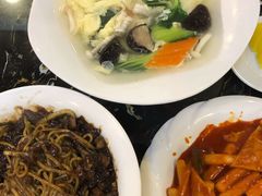 海鲜豆腐汤-桃园中华料理炸酱面(燕儿岛路店)