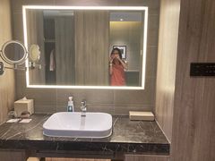 -榆林榆阳西路火车站亚朵酒店