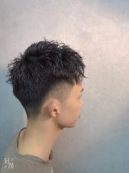 -诗悦发型烫染SALON
