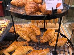 海盐羊角面包-巴黎贝甜(杨浦宝地店)