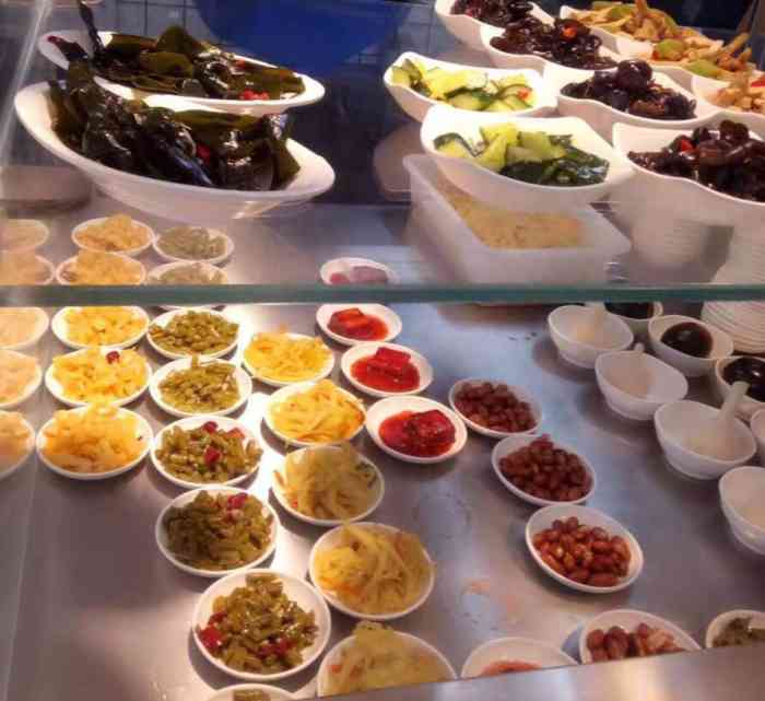 老太婆粥摊(兴康南路总店)-"老太婆粥摊虾仁肉末炸酱面干挑虾仁倒是.