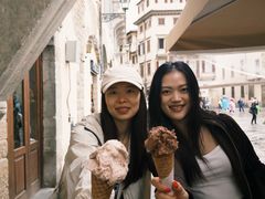 -Gelateria Dondoli