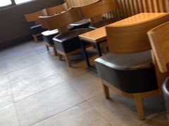 大堂-星巴克臻选(舟山凯虹广场店)