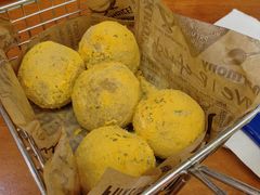 -BHC炸鸡(明洞总店)