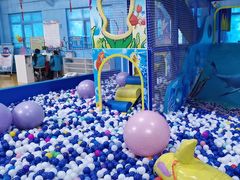 -多彩贵州城极地海洋世界