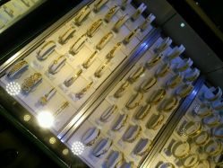 -周大福CHOW TAI FOOK(解放路天鸿小食代店)