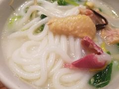 -云海肴·汽锅鸡·云南菜(天山百盛优客店)