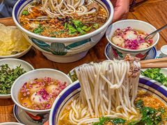 -云阿蛮云南生烫牛肉米线(奉贤路店)