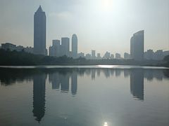 -万绿园
