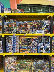 -卡通派潮品玩具折扣仓(青岛新城吾悦广场店)