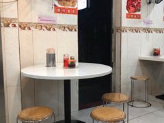 用餐区-明兴正宗潮州五彩鱼蛋粉面(中山六路店)